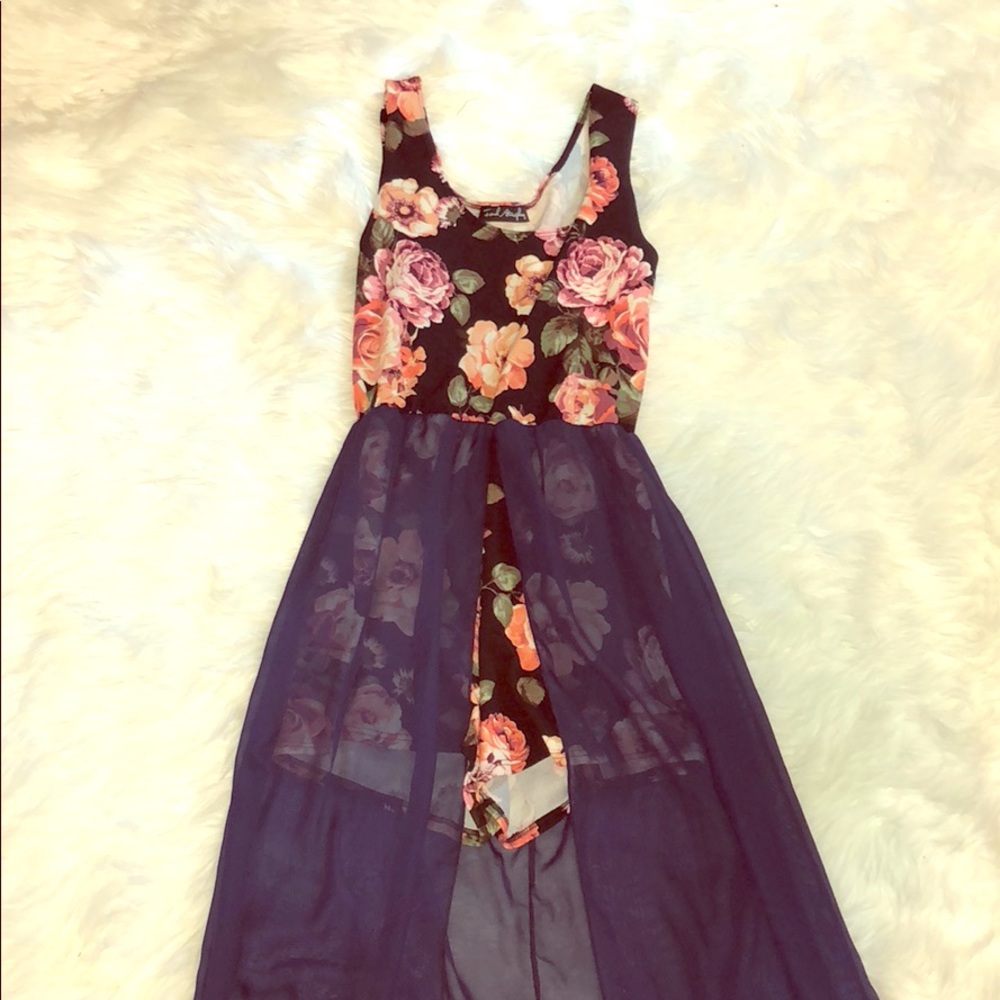 Beautiful romper/dress. Size L. Never worn